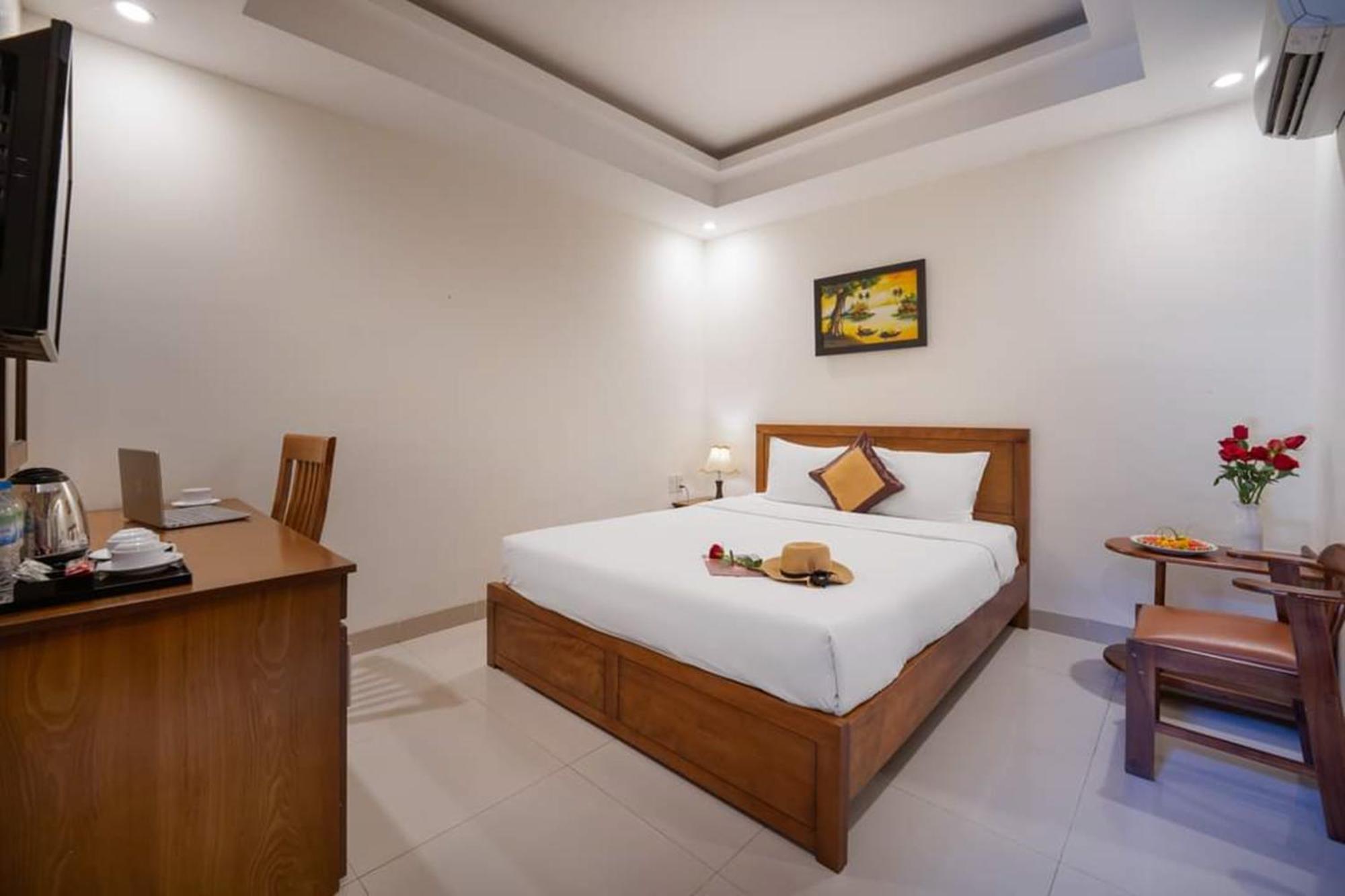 Twilight Beach Hotel Da Nang Exterior photo