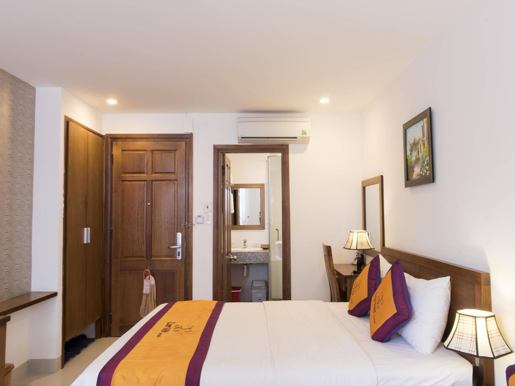 Twilight Beach Hotel Da Nang Exterior photo